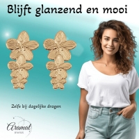 Goudkleurige Bloemen Oorstekers 42x22mm - Statement -