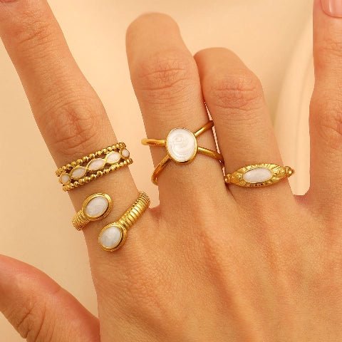 Verstelbare RVS Ring met Parelwitte Emaille Ovalen - Goudkleur (15 mm) -
