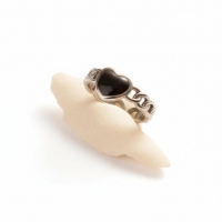 Verstelbare RVS Ring met Zwart Emaille Hartje - Zilverkleur (8 mm) -