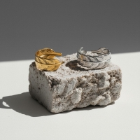 Verstelbare RVS Ring met Veertje Motief - (8 mm) - Zilverkleur -