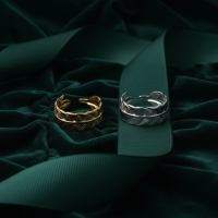 Verstelbare RVS Ring met Veertje Motief - (8 mm) - Zilverkleur -