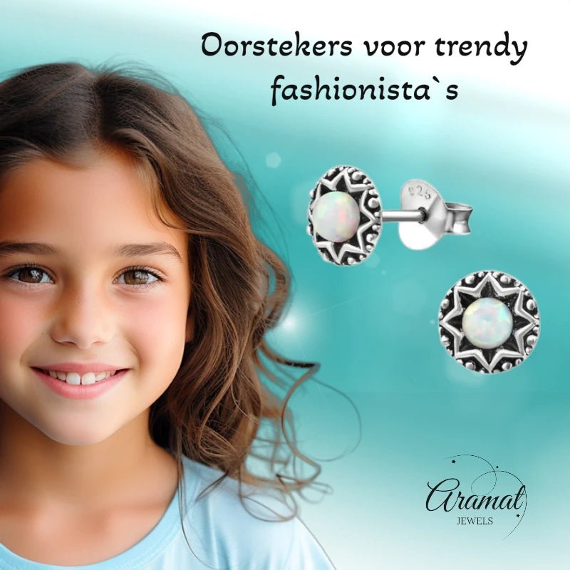 Oorstekers &acirc;&euro;&ldquo; Sterling Zilver Bali Etnisch Wit Opaal 6mm Rond Geoxideerd -