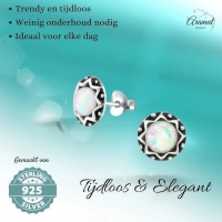 Oorstekers &acirc;&euro;&ldquo; Sterling Zilver Bali Etnisch Wit Opaal 9mm Rond Geoxideerd -