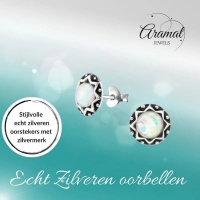 Oorstekers &acirc;&euro;&ldquo; Sterling Zilver Bali Etnisch Wit Opaal 9mm Rond Geoxideerd -