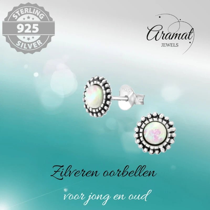 Oorstekers &acirc;&euro;&ldquo; Sterling Zilver Bali Etnisch Wit Opaal 8mm Geoxideerd -