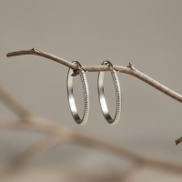 RVS Oorringen met Puntjes Motief Zilverkleur 30mm -