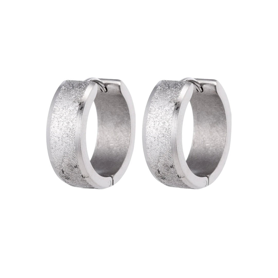 Oorringen &acirc;&euro;&ldquo; Huggie RVS 20mm Sandblasted Zilverkleur -