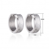 Oorringen &acirc;&euro;&ldquo; Huggie RVS 20mm Sandblasted Zilverkleur -
