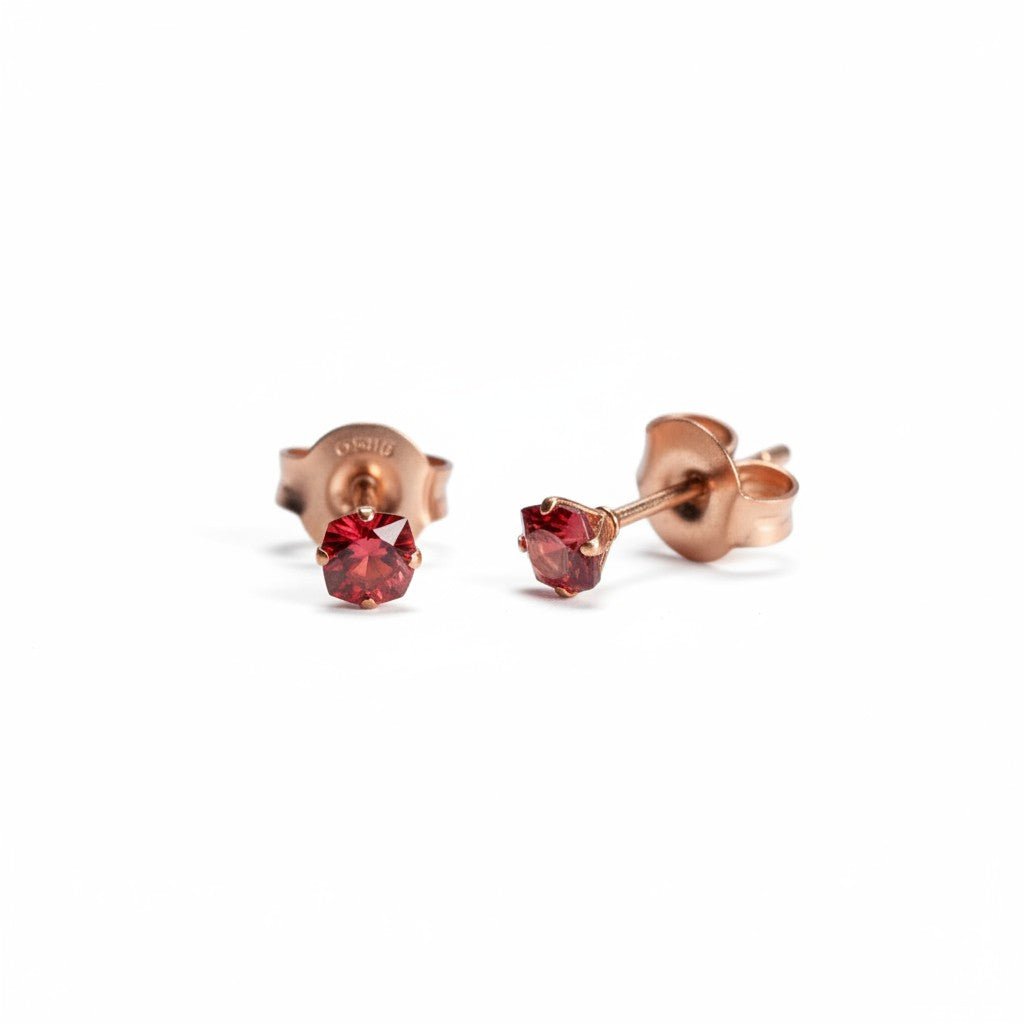 Oorbellen &acirc;&euro;&ldquo; RVS Ros&Atilde;&copy;goudkleur met Rode Vierkante Zirkonia (3mm) -