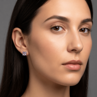 Oorbellen &acirc;&euro;&ldquo; RVS Goudkleur met Lila Vierkante Zirkonia (5mm) -