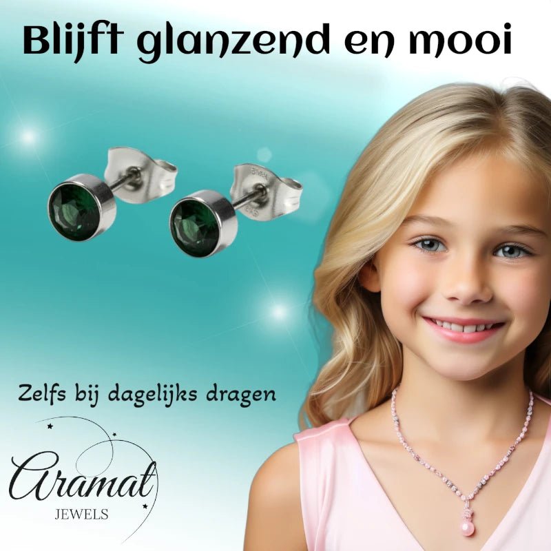 Oorstekers &acirc;&euro;&ldquo; Staal Kristal Donker Groen Zilverkleur (5mm) -