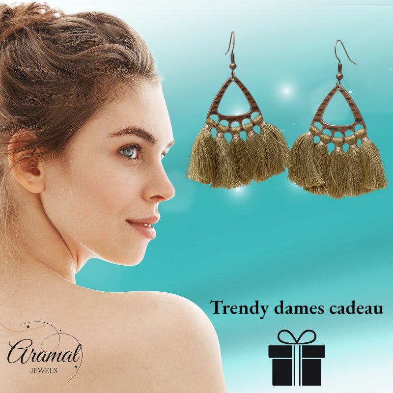 Boho Oorhangers Kwastjes Olijf groen 55x30mm -