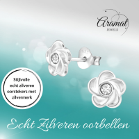 Zilveren bloem oorbellen met transparant kristal -