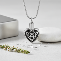 Keltisch as-hartje staal met zwarte triquetra - Heren