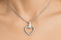 Gedraaide Hart Ashanger Open Staal &acirc;&euro;&ldquo; 3x2cm Uniek Gedenksieraad - Unisex
