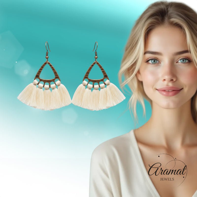 Boho Oorhangers Kwastjes Creme 55x30mm -