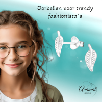 Zilveren Blaadje Oorbellen &acirc;&euro;&ldquo; 9x4mm -