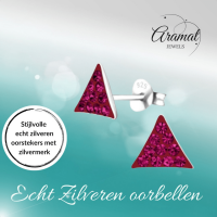Zilveren oorstekers driehoek fuchsia roze kristal -