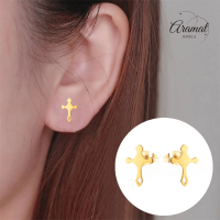 Stalen Hartjes Oorbellen met kruisje &acirc;&euro;&ldquo; Goudkleur &acirc;&euro;&ldquo; 11x7mm -