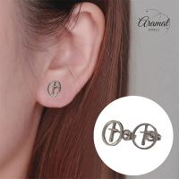 Stalen ronde oorbellen met kruisje &acirc;&euro;&ldquo; Zilverkleur &acirc;&euro;&ldquo; 10mm -