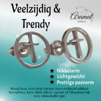 Stalen ronde oorbellen met kruisje &acirc;&euro;&ldquo; Zilverkleur &acirc;&euro;&ldquo; 10mm -