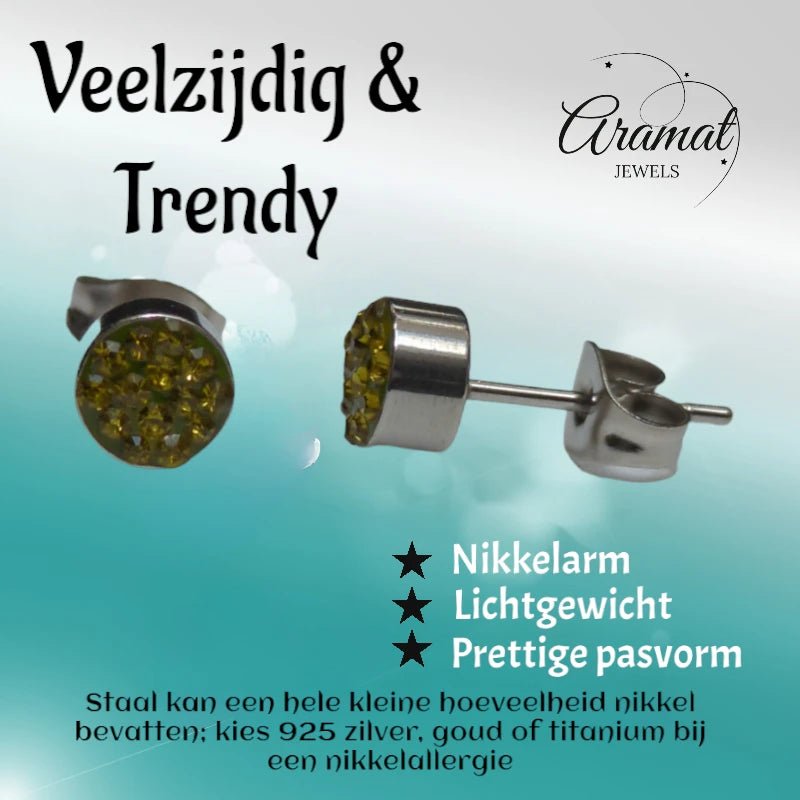 Zilverkleurige oorstekers met olijfgroen kristal &acirc;&euro;&ldquo; 6 mm -
