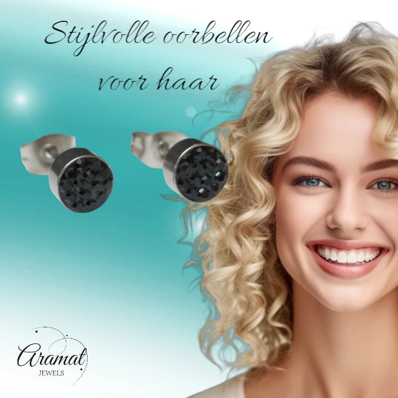 Zilverkleurige oorstekers met zwarte kristallen &acirc;&euro;&ldquo; 6 mm -