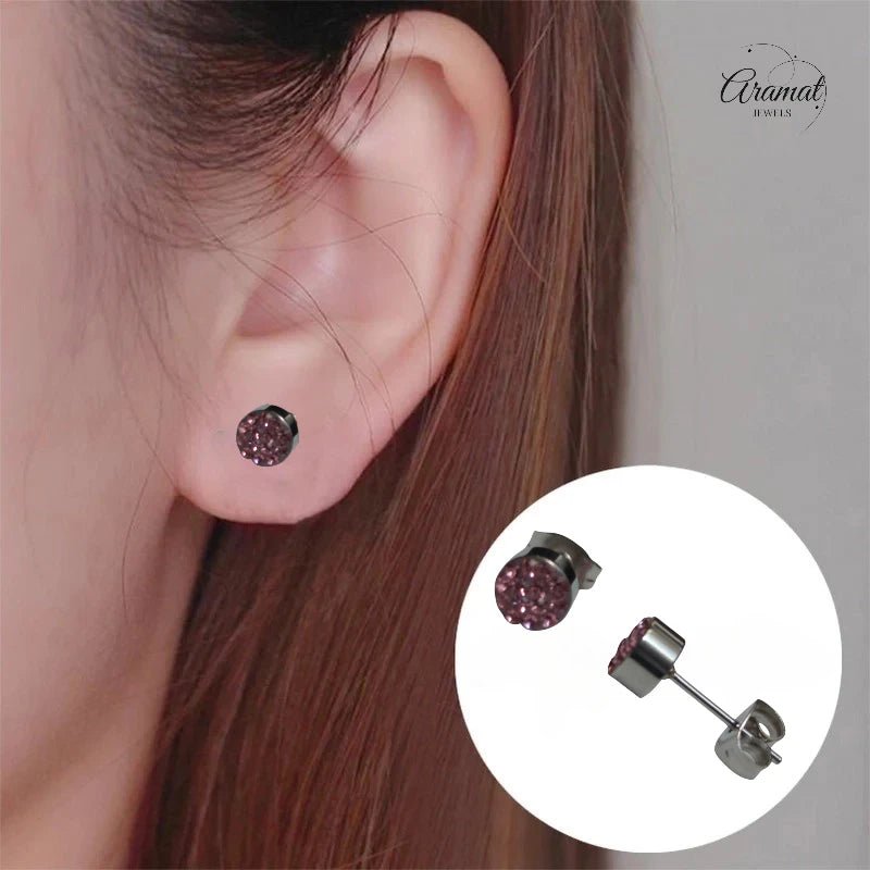 Zilverkleurige oorstekers met lichtroze kristal &acirc;&euro;&ldquo; 6 mm -