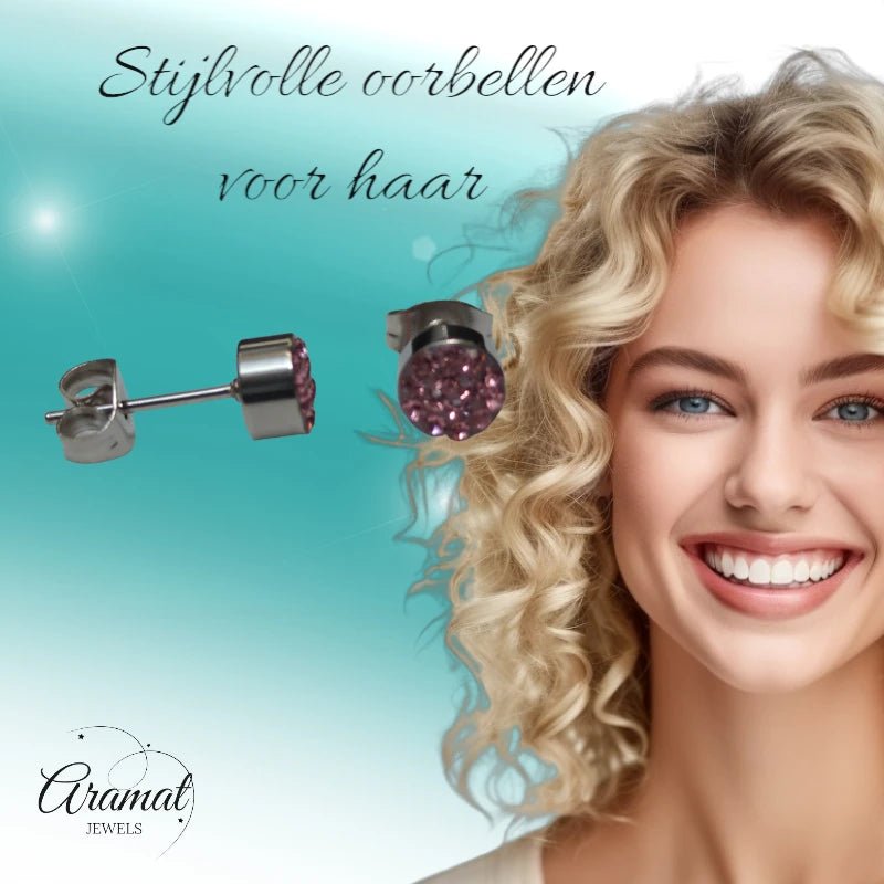 Zilverkleurige oorstekers met lichtroze kristal &acirc;&euro;&ldquo; 6 mm -