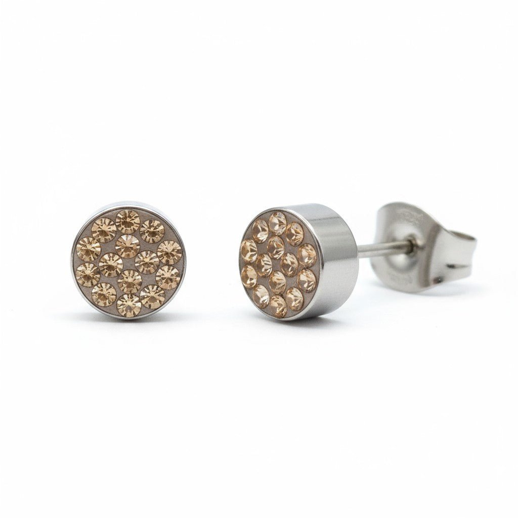 Zilverkleurige oorstekers met champagne kristal &acirc;&euro;&ldquo; 6 mm -