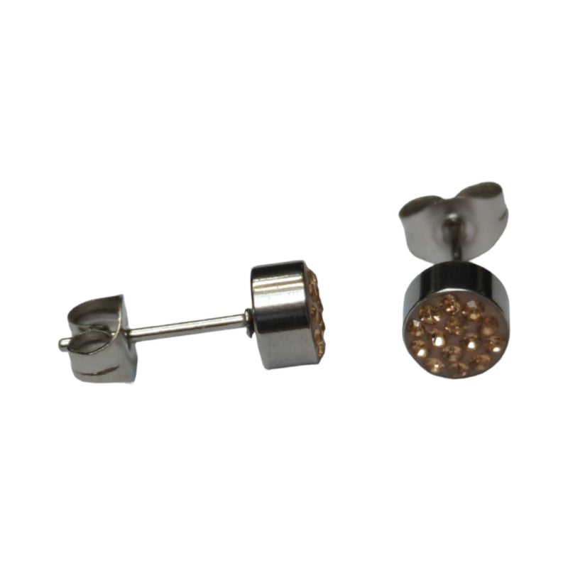 Zilverkleurige oorstekers met champagne kristal &acirc;&euro;&ldquo; 6 mm -
