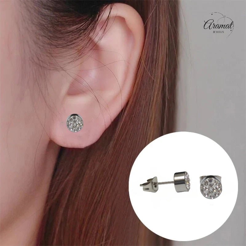 Zilverkleurige oorstekers met transparant kristal &acirc;&euro;&ldquo; 6 mm -