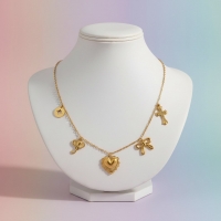 Goudkleurige damesketting met kristal en bedels - Dames