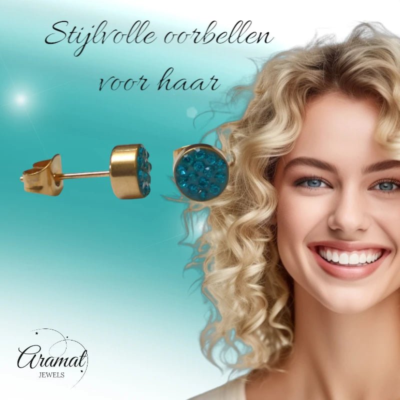 Zeegroene kristallen oorstekers 6 mm &acirc;&euro;&ldquo; goudkleurig -