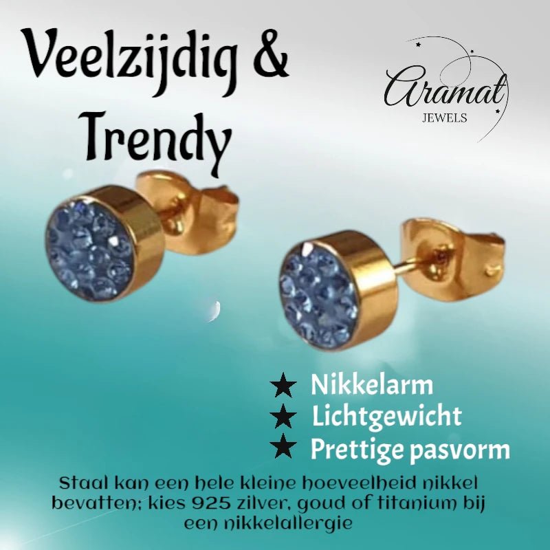 Lichtblauwe kristallen oorstekers 6 mm &acirc;&euro;&ldquo; goudkleurig -