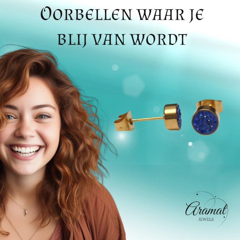 Donkerblauwe kristallen oorstekers 6mm -