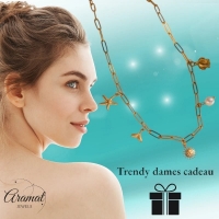 Multi Bedelketting goudkleurig &acirc;&euro;&ldquo; parel & zeethema - Dames
