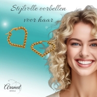 Goudkleurige stainless steel druppelvormige oorringen met bolletjesmotief &acirc;&euro;&ldquo; 33 mm