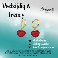 Goudkleurige Huggie Oorringen met Rood Hartje -