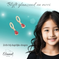Mini Oorringetjes Meisje &acirc;&euro;&ldquo; Rode Zirkonia &acirc;&euro;&ldquo; 10mm - Goudkleur -