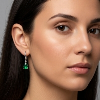 Mini Oorringetjes Meisje &acirc;&euro;&ldquo; Groene Zirkonia &acirc;&euro;&ldquo; 10mm -