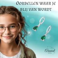 Mini Oorringetjes Meisje &acirc;&euro;&ldquo; Groene Zirkonia &acirc;&euro;&ldquo; 10mm -