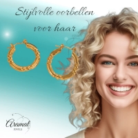 RVS Oorringen met Streepjes Motief &acirc;&euro;&ldquo; Goudkleurig 26x25mm -