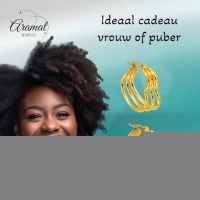 Goudkleurige Triple Hart Oorringen 25mm -