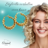 Triple Gedraaide Goudkleurige Oorringen - Statement Look -