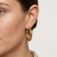 Triple Gedraaide Goudkleurige Oorringen - Statement Look -