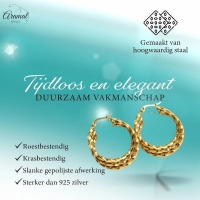 Triple Gedraaide Goudkleurige Oorringen - Statement Look -