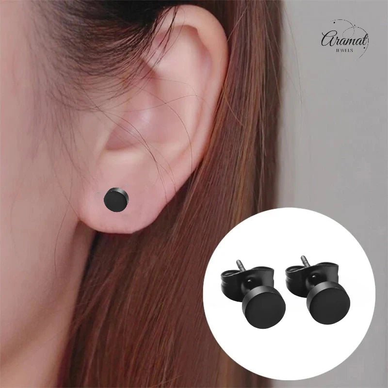 Ronde Zwarte Oorknopjes 6 mm &acirc;&euro;&ldquo; RVS -