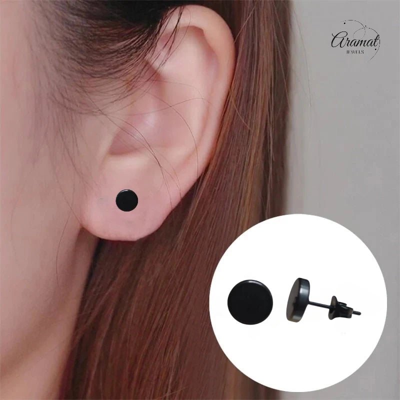 Ronde Zwarte Oorknopjes 5mm &acirc;&euro;&ldquo; RVS -