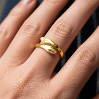 Stalen Damesring - Open Ring met Handen - 10mm - Goudkleur -